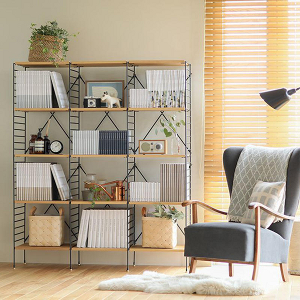 圧迫感の心配なし！背の高い家具を上手に取り入れる、2つのポイントとは？