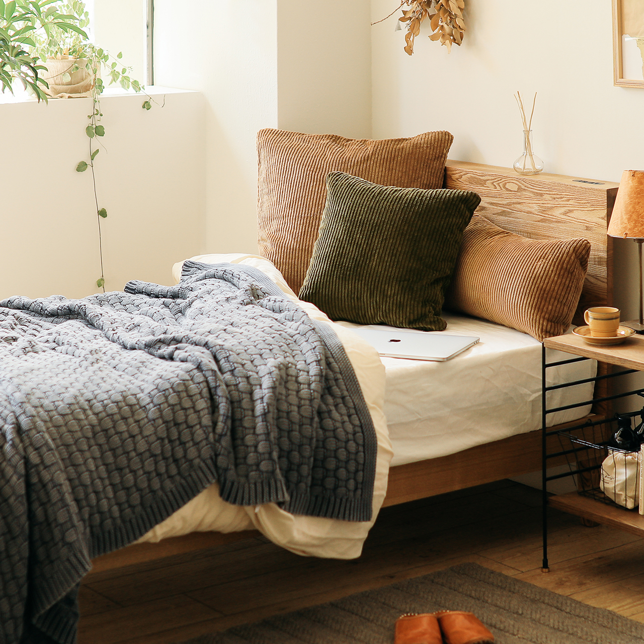 レアRady★リゾフラランバークッション ホワイト！お部屋にも！ レアRady☆リゾフラランバークッション ホワイト！お部屋にも！