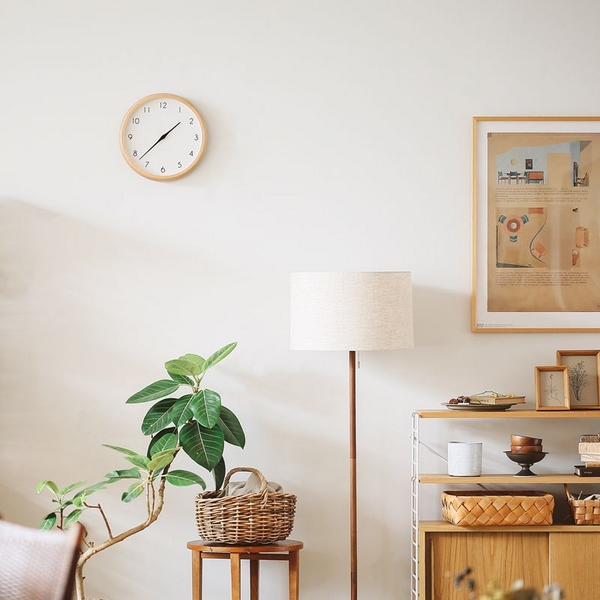 お部屋がまとまる壁掛け時計の配置は？　すっきり見やすい飾り方