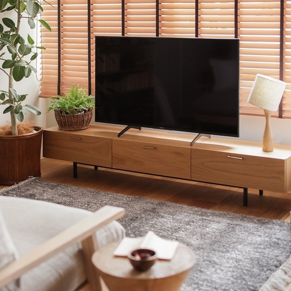 テレビボードのベストな高さとは？　シーン別にご紹介します。