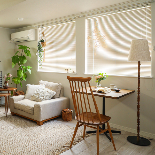 春夏におしゃれな部屋を演出するブラインドの魅力とおすすめアイテム