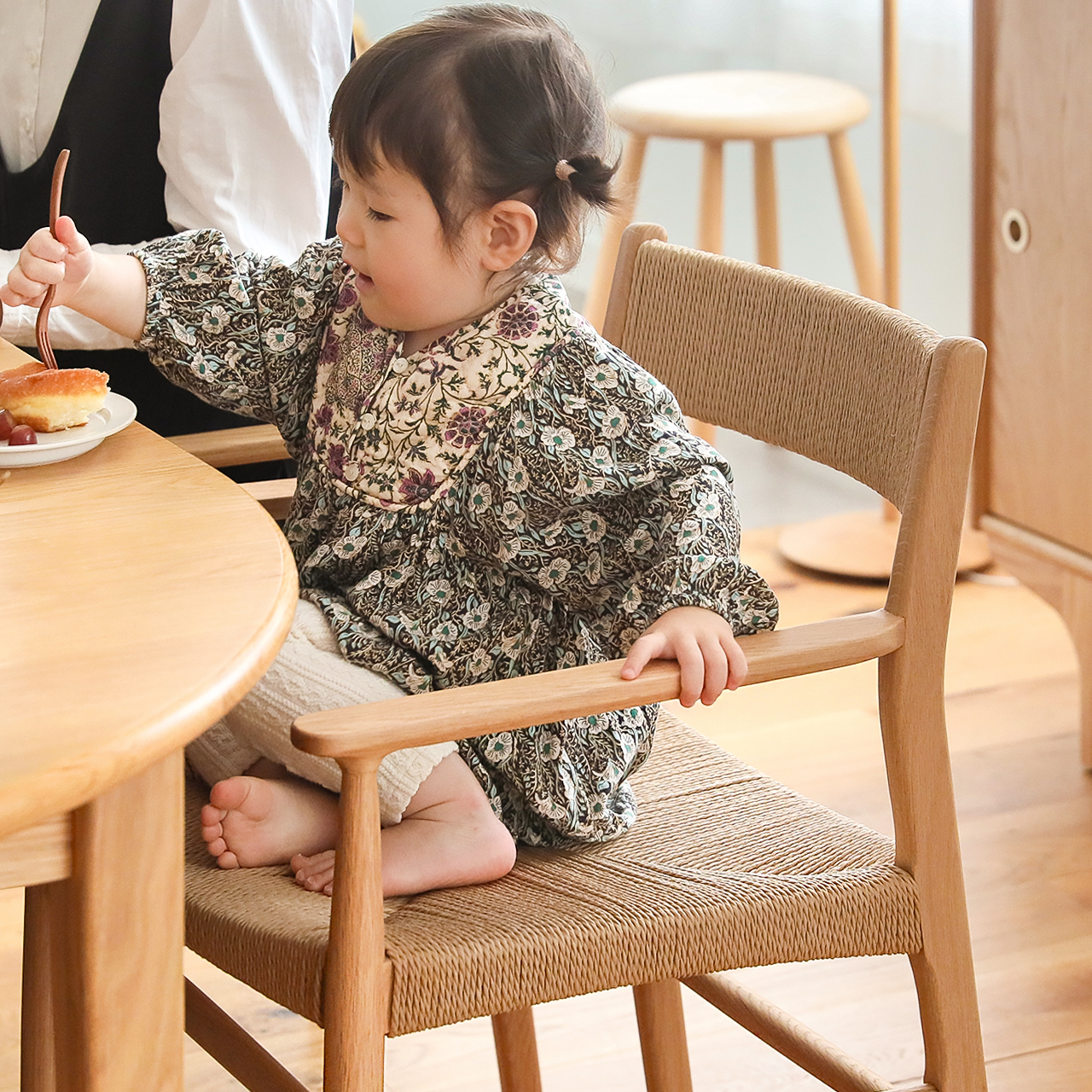 ダイニングチェア folk Arm w/codeback ｜家具・インテリア通販 Re