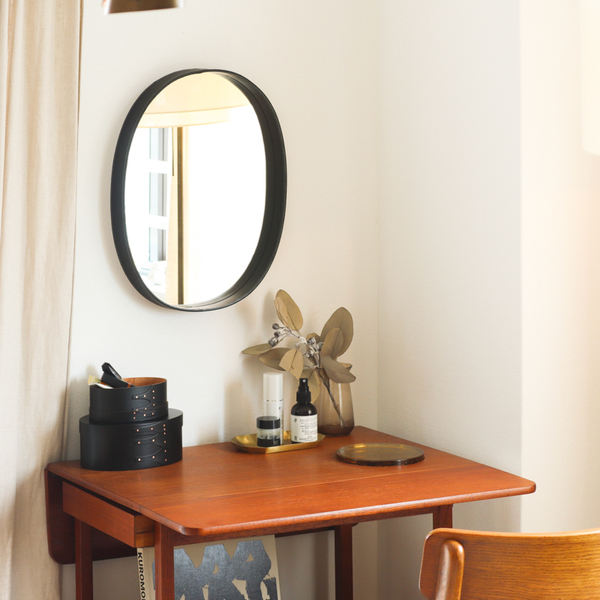 【わたしの愛用品】「MOHEIM OVAL MIRROR」から始める素敵な１日