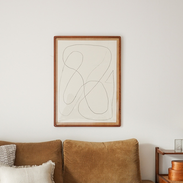 【わたしの愛用品】狭いお部屋こそアートで印象は変わる！こだわりの詰まったフレームも一緒にお迎えしました。