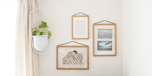 【わたしの愛用品】コンパクトなお部屋にぴったり。「アートフレーム MOEBE」の魅力をご紹介します。