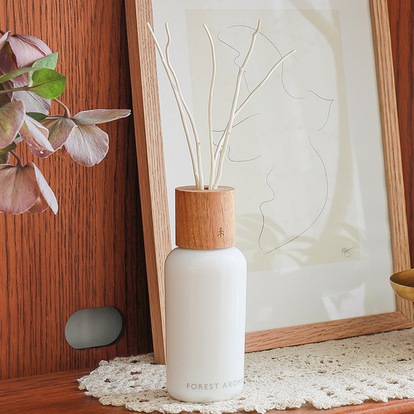 ディフューザーを置く場所に迷ったら。 おすすめの置き方・飾り方を解説します。