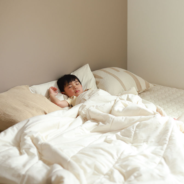 【わたしの愛用品】 子育て家庭におすすめしたい夏寝具「さらコット」。天然コットンで、涼しく快適に。