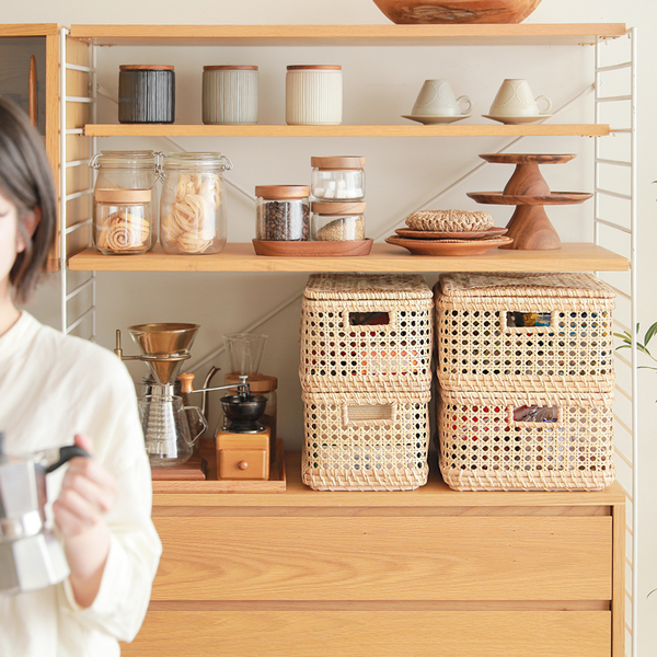 キッチンを「見せる収納」でおしゃれに。かごを使ったアイデア5選をご紹介。