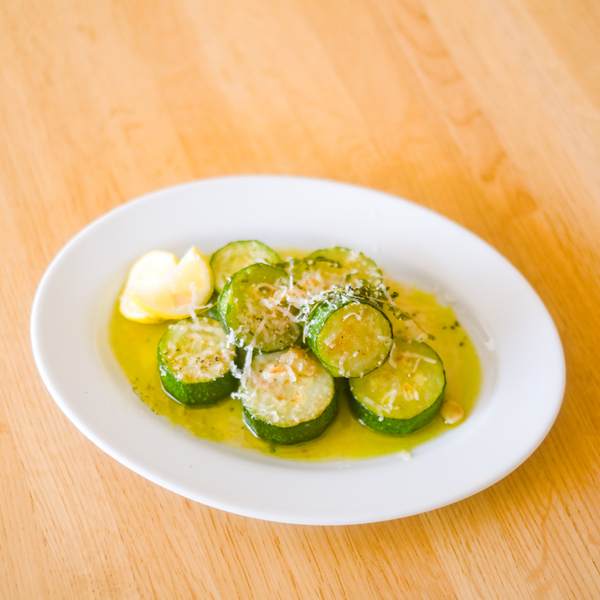 【シンプルを極めるレシピ】シンプルで一番おいしい食べ方、ズッキーニの「蒸し煮」