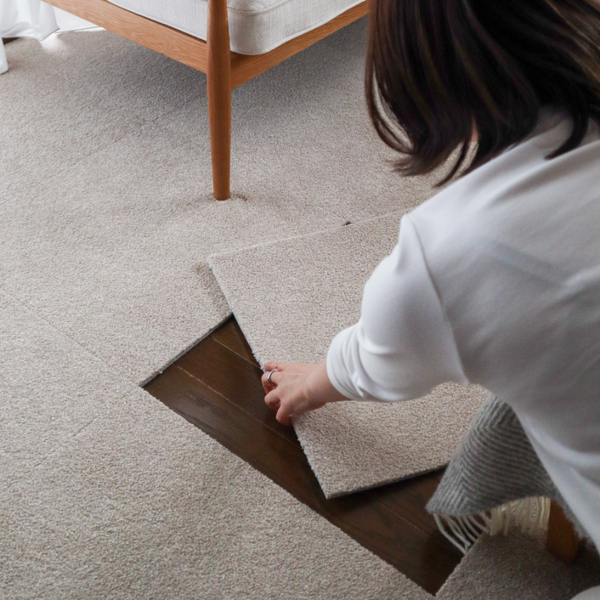 【わたしの愛用品】床の色が合わない悩みを解消！タイルカーペット「ソワレ」で叶った理想のお部屋