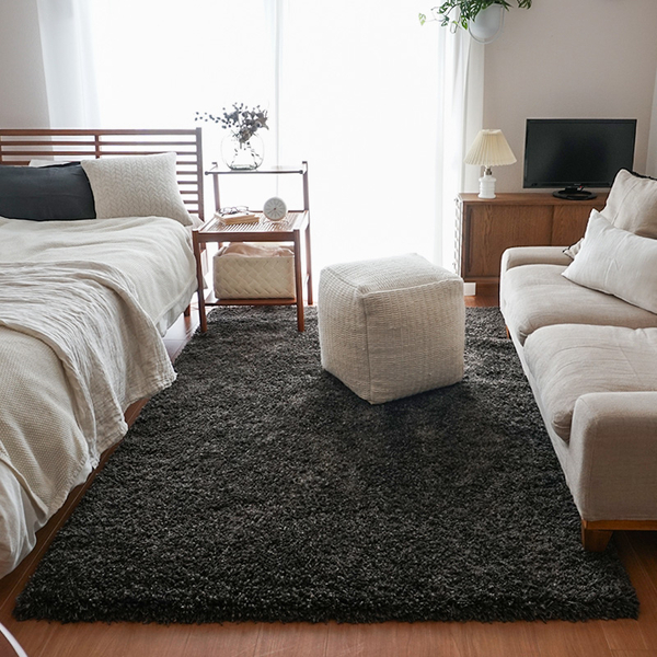 【わたしの愛用品】やっと出会えた理想のラグマット！シャギーラグでグッと上質なお部屋に。