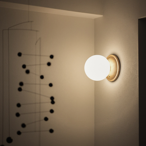 【わたしの愛用品】賃貸でも、憧れが叶う。工事いらずの「ブラケットライト」