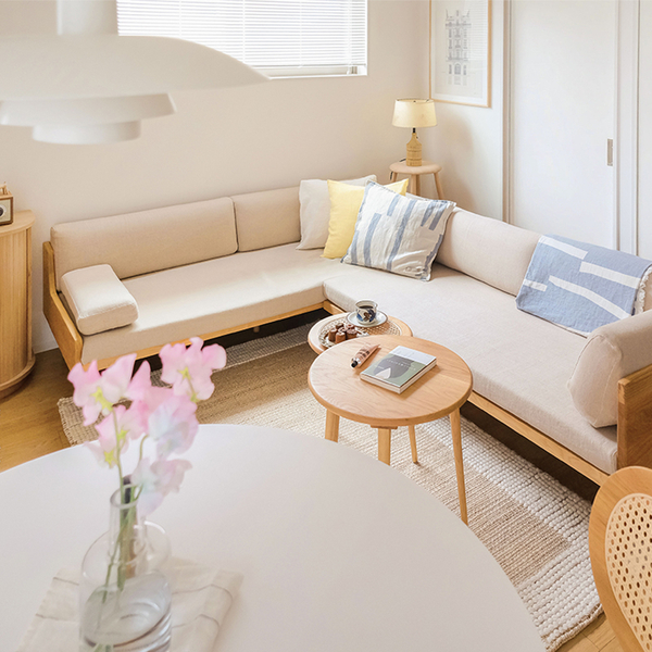 【わたしの愛用品】5畳リビングでも圧迫感なし！　3人掛けソファーをL字ソファーに拡張してみました。