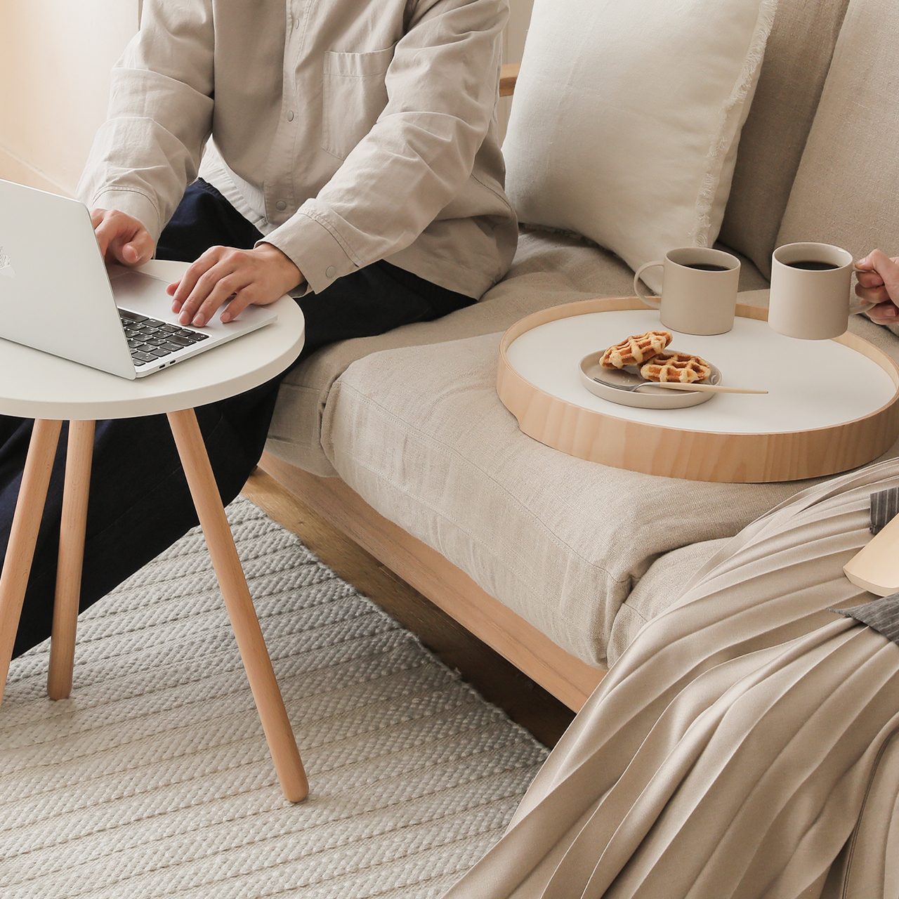 サイドテーブル MOHEIM BY TRAY TABLE ｜家具・インテリア通販 Re:CENO