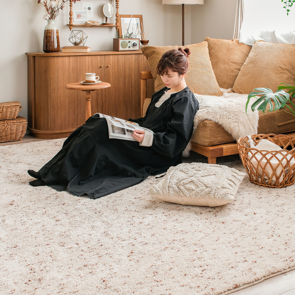 【わたしの愛用品】敷くだけでお部屋が広く見える？　一番人気のラグ「LUCE」を徹底レビュー