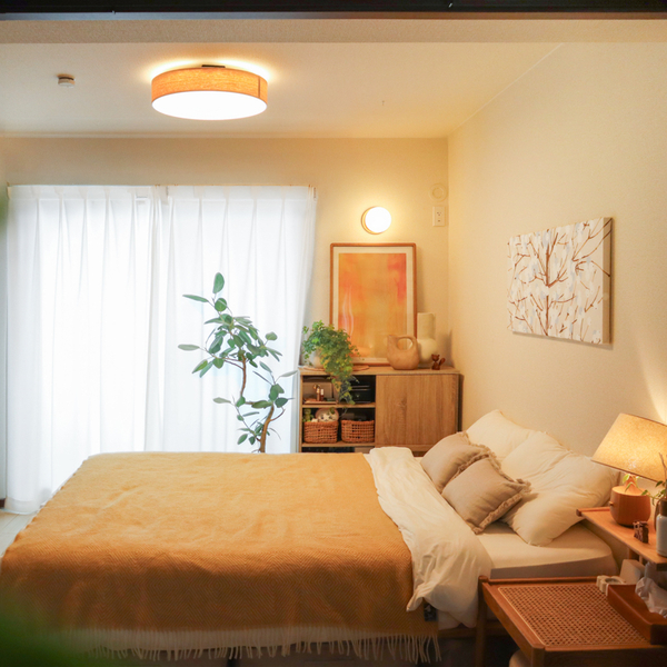 「シーリングライトはダサい」って本当？ 他の照明と組み合わせて、おしゃれなお部屋に。