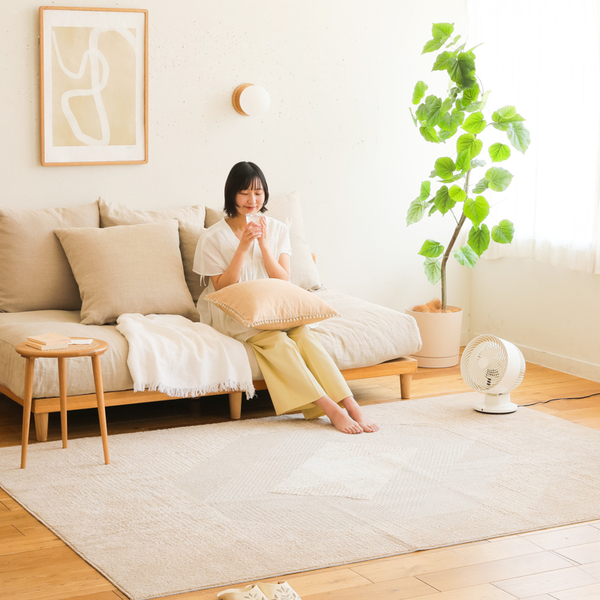 夏の汗やニオイは「洗えるラグ」で清潔に。おすすめ商品7選とお手入れ方法