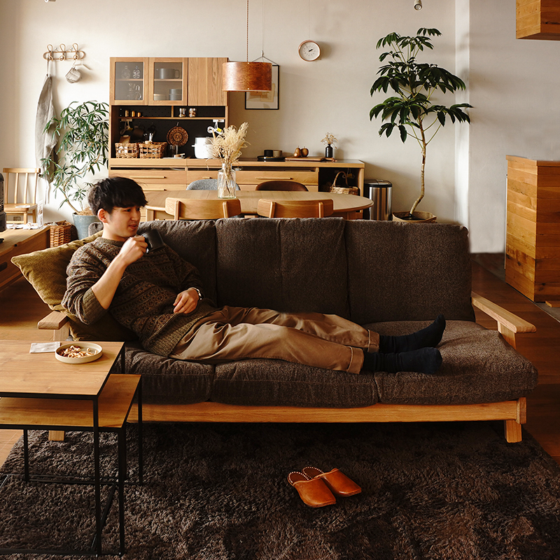 東京店スタッフがおススメするRe:CENOオリジナルソファの快適な過ごし