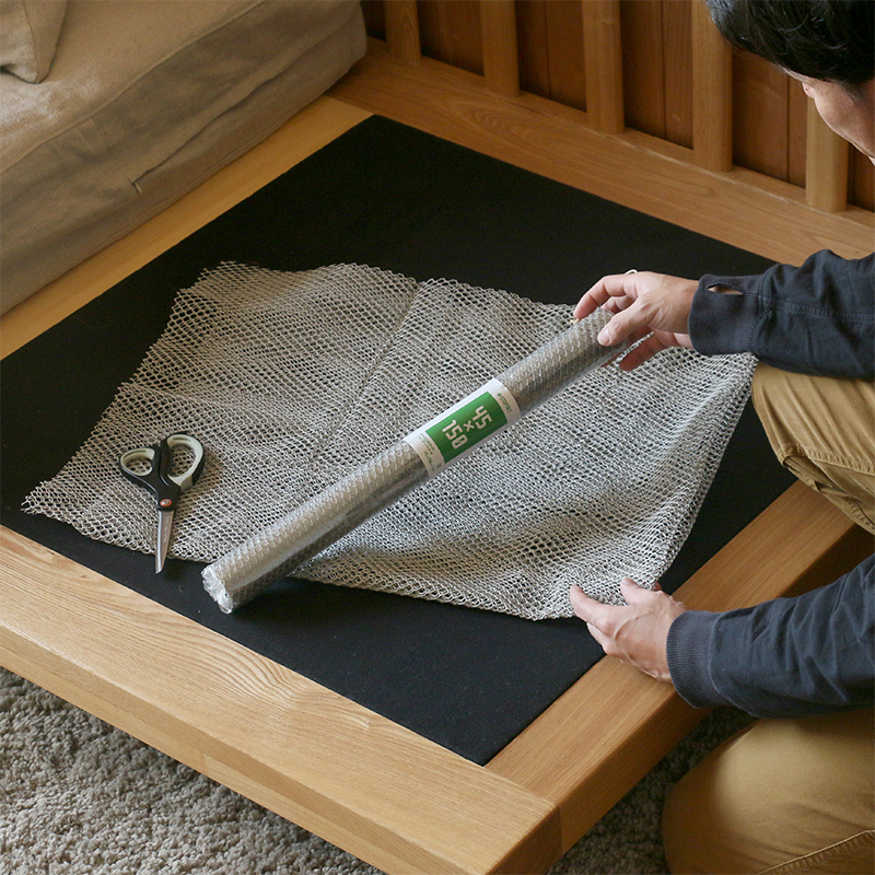 ソファーの座面ズレでお困りの方へクッションを固定する便利グッズをご紹介します 家具 インテリア Re Ceno リセノ