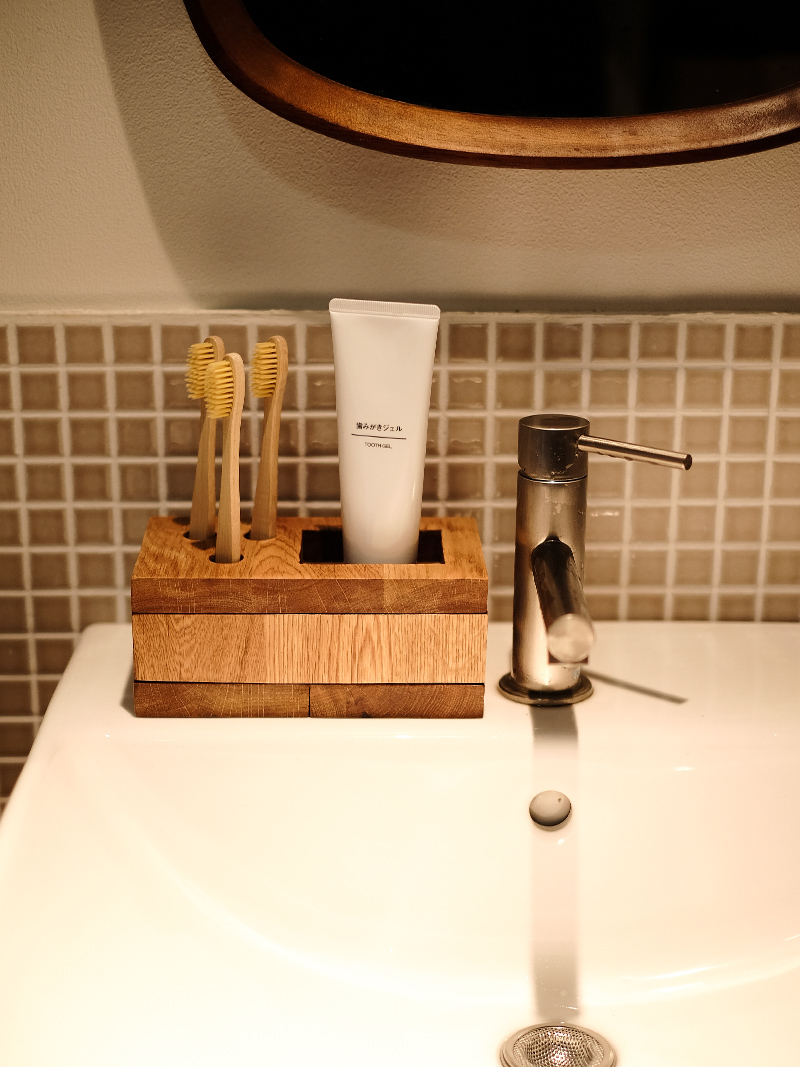 My Diy Home 洗面台に便利なミニ収納歯ブラシスタンドをdiy 家具 インテリア Re Ceno リセノ My Diy Home 洗面台に便利なミニ収納歯ブラシスタンドをdiy 家具 インテリア Re Ceno リセノ