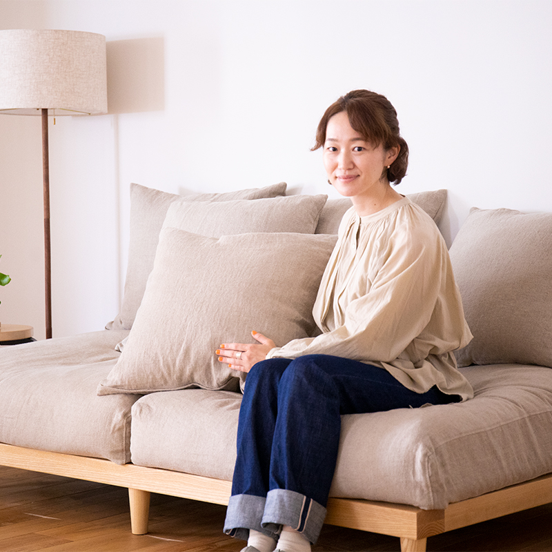 6.井川さん_あぐら.jpg