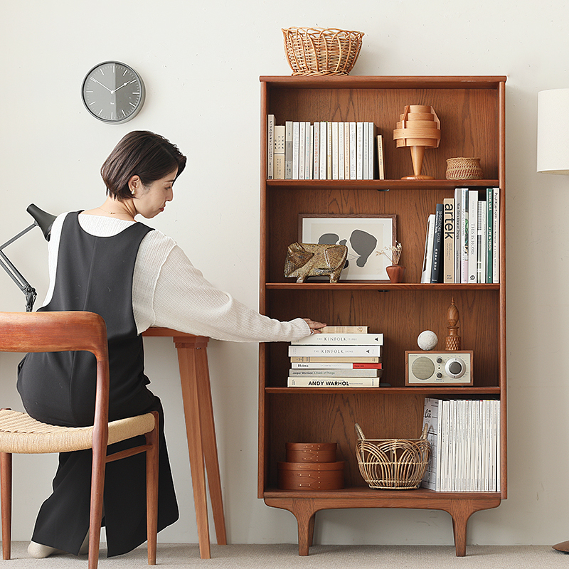 siltabookshelf43.jpg