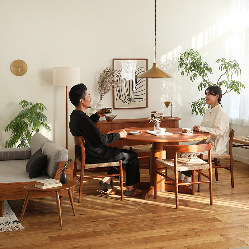 circlediningtable13.jpg