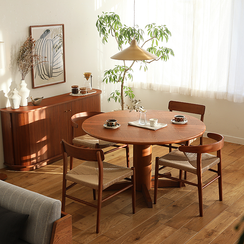 circlediningtable18.jpg