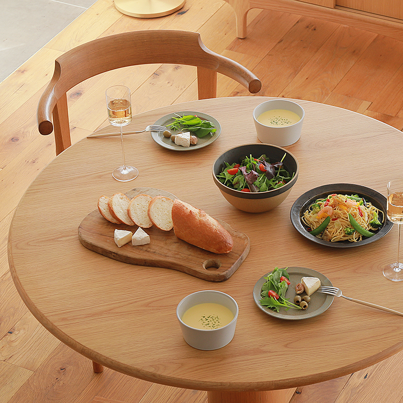 circlediningtable48.jpg