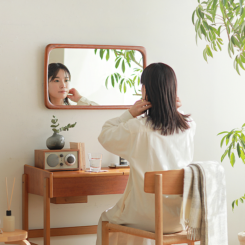 hamirror05.jpg
