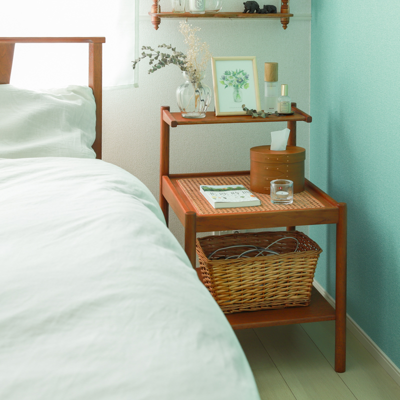 bedroom_rattan_side_table(4).jpg