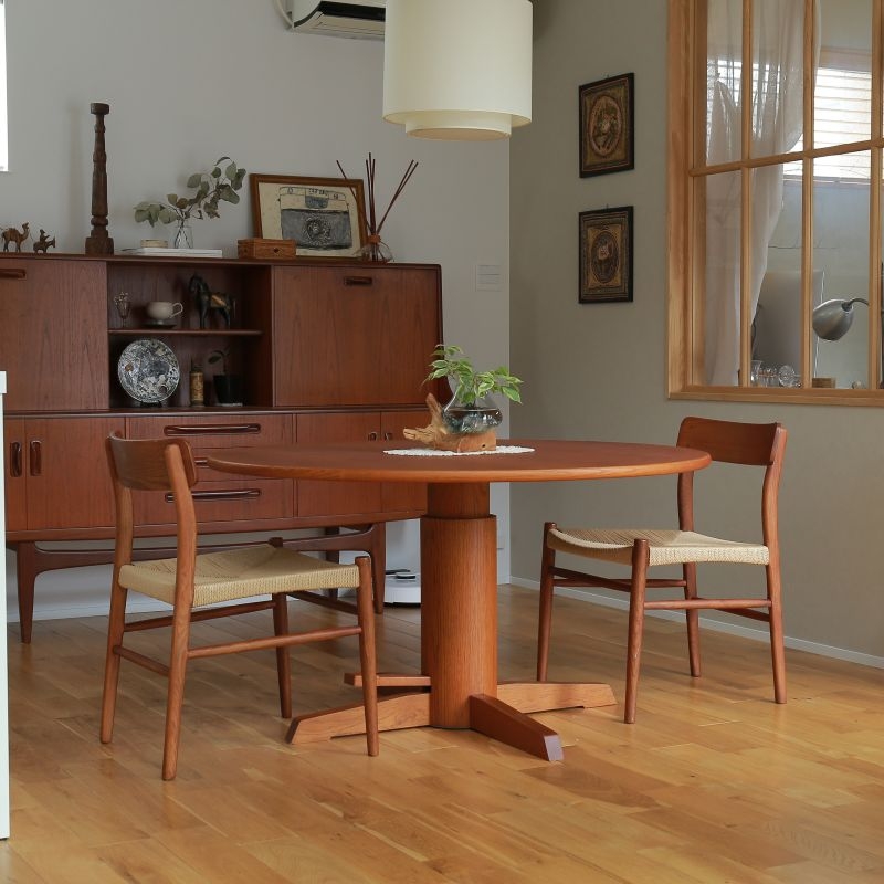 table_and_chair_2.JPG