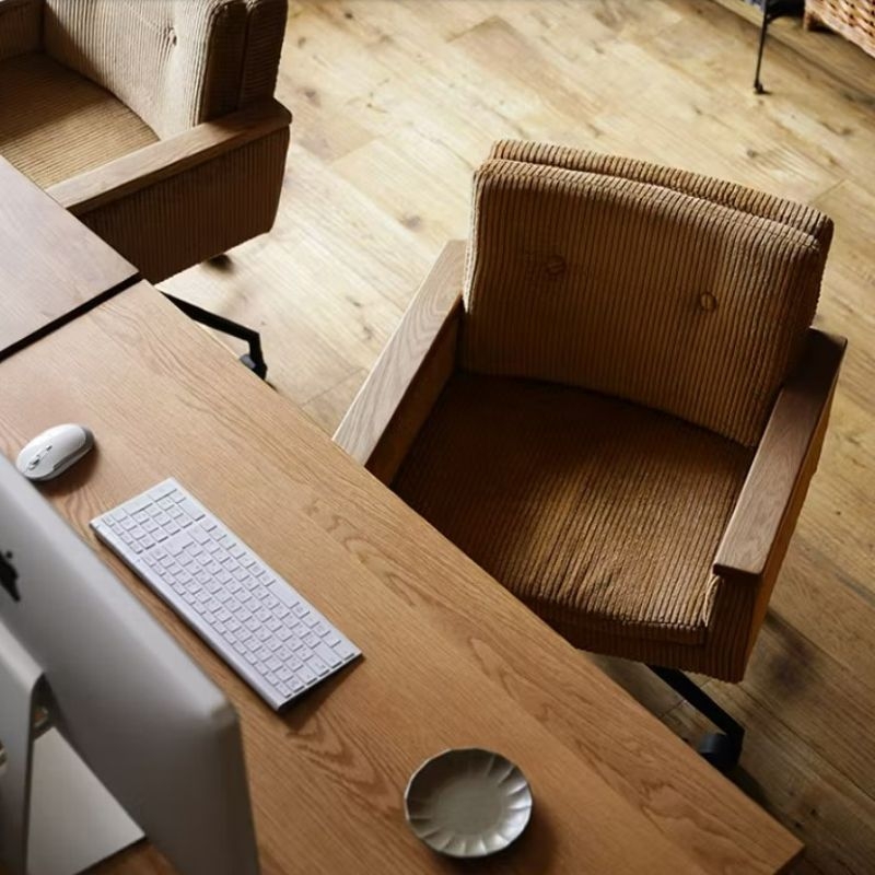 table_and_chair_16.jpg