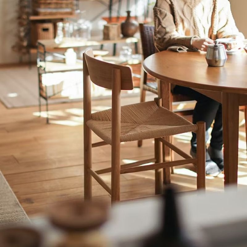 table_and_chair_20.jpg