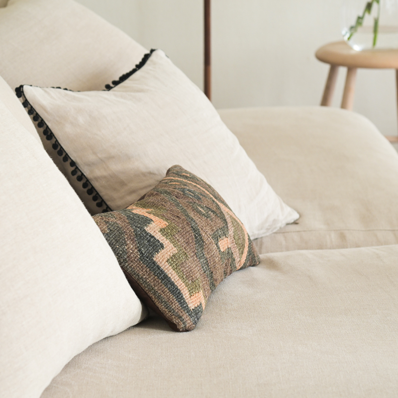 sofa_layout_small_living_10.jpg