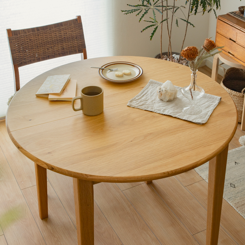 round_dining_table_04.jpg