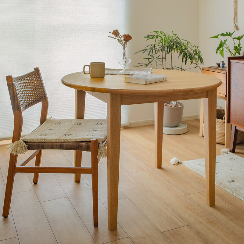 round_dining_table_08.jpg