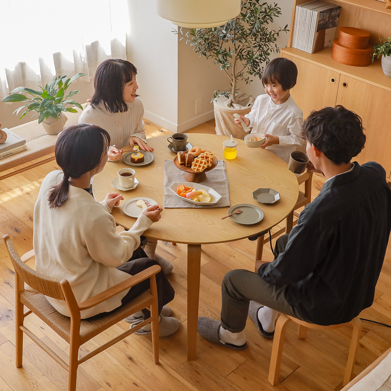 round_table_pros_cons (9).jpg