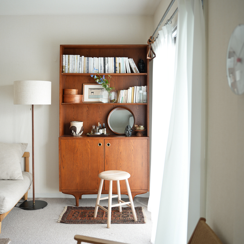 bookshelf_summer_styling_1.jpg
