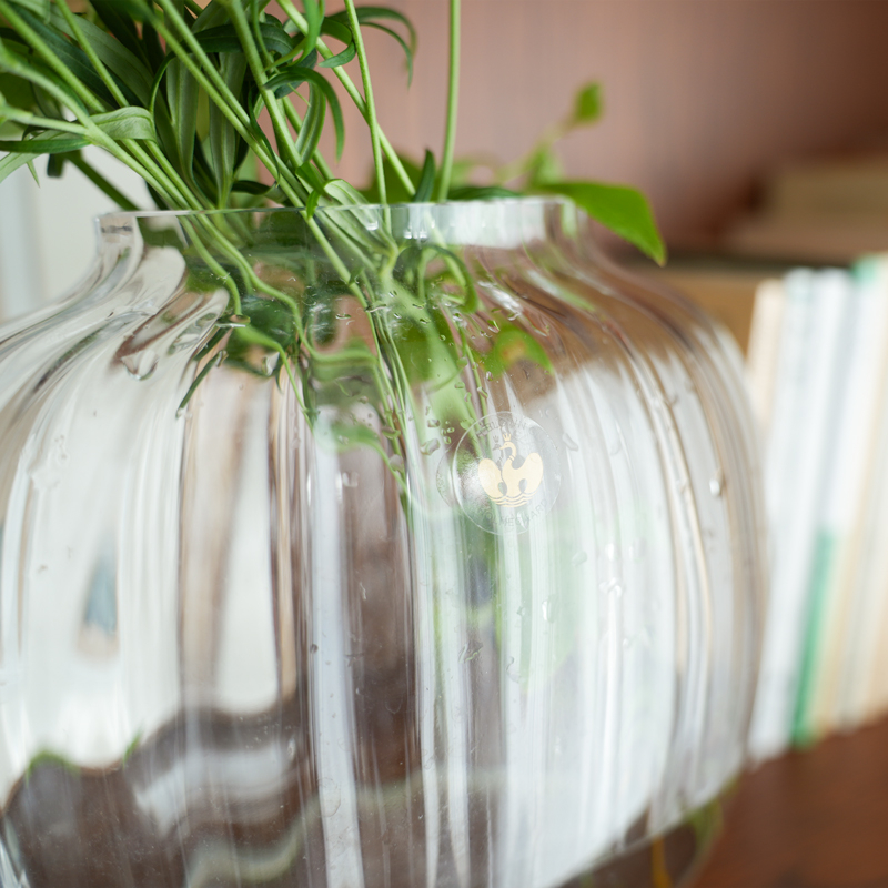 bookshelf_summer_styling_10.jpg