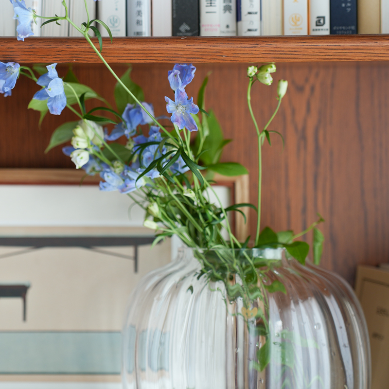 bookshelf_summer_styling_11.jpg