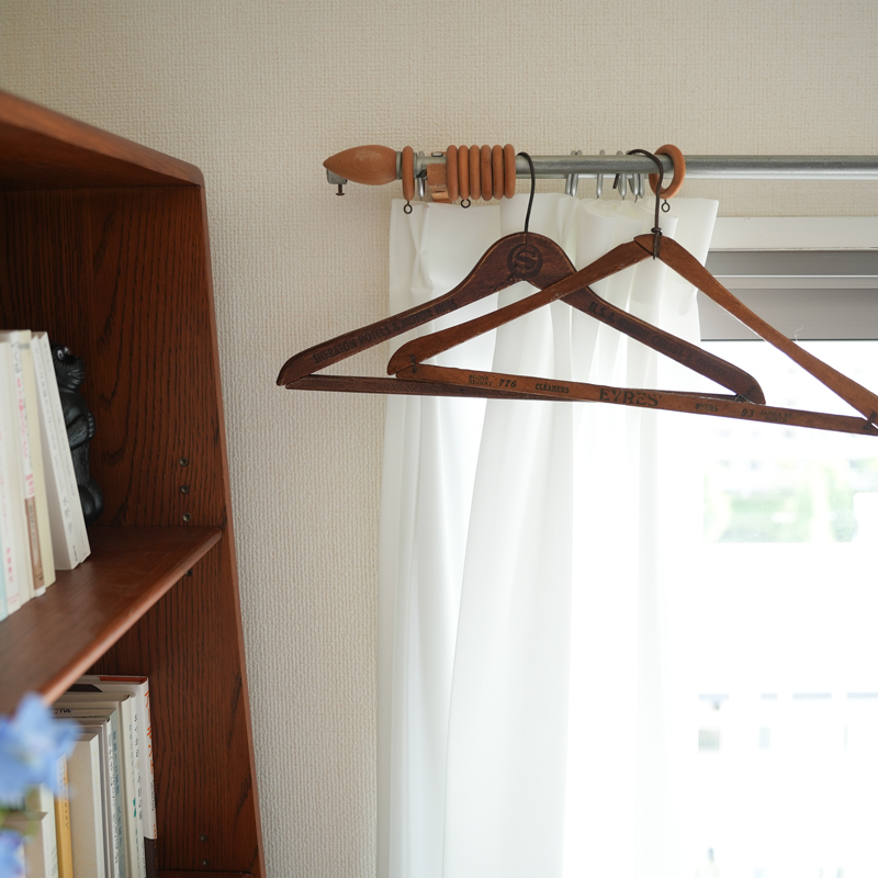 bookshelf_summer_styling_15.jpg