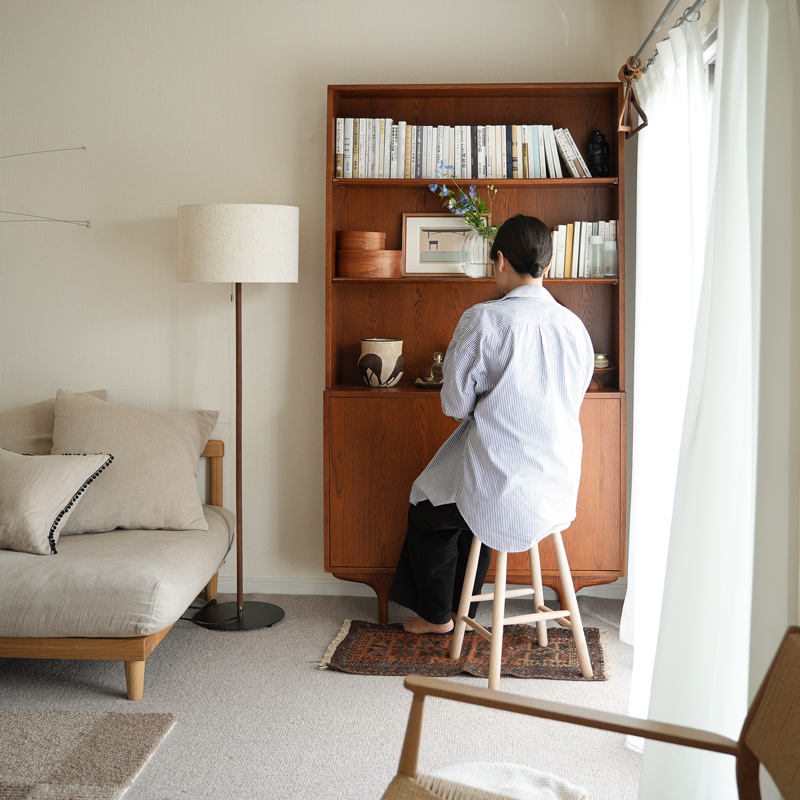 bookshelf_summer_styling_24.jpg