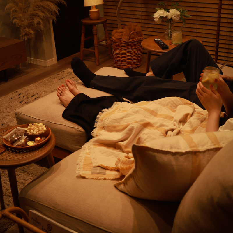 sofa_ottoman_interior8.jpg