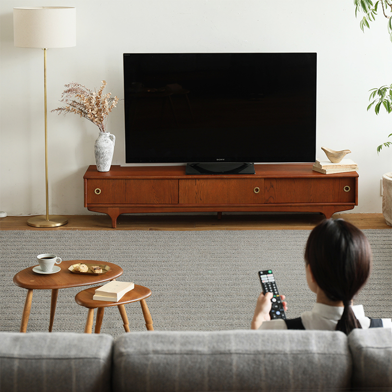 long_living_room_tv_layout (22).jpg