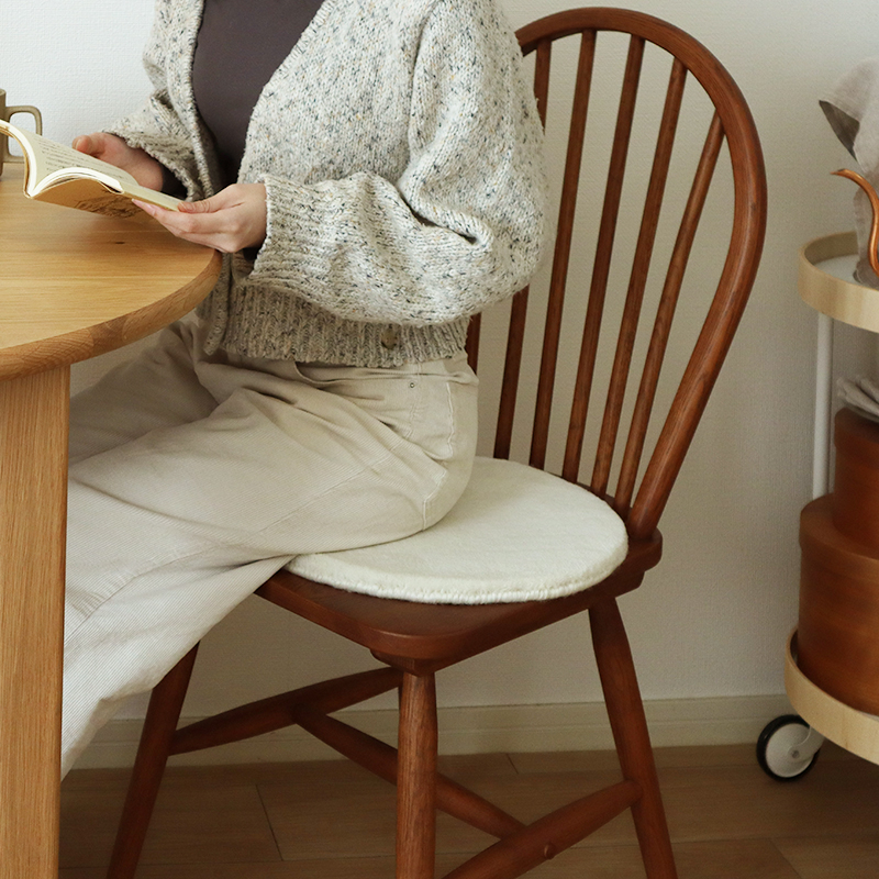 windsor_chair_anne_livingroom (9).jpg