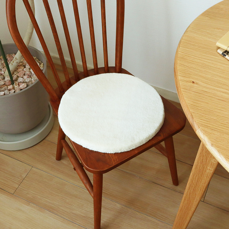 windsor_chair_anne_livingroom (10).jpg