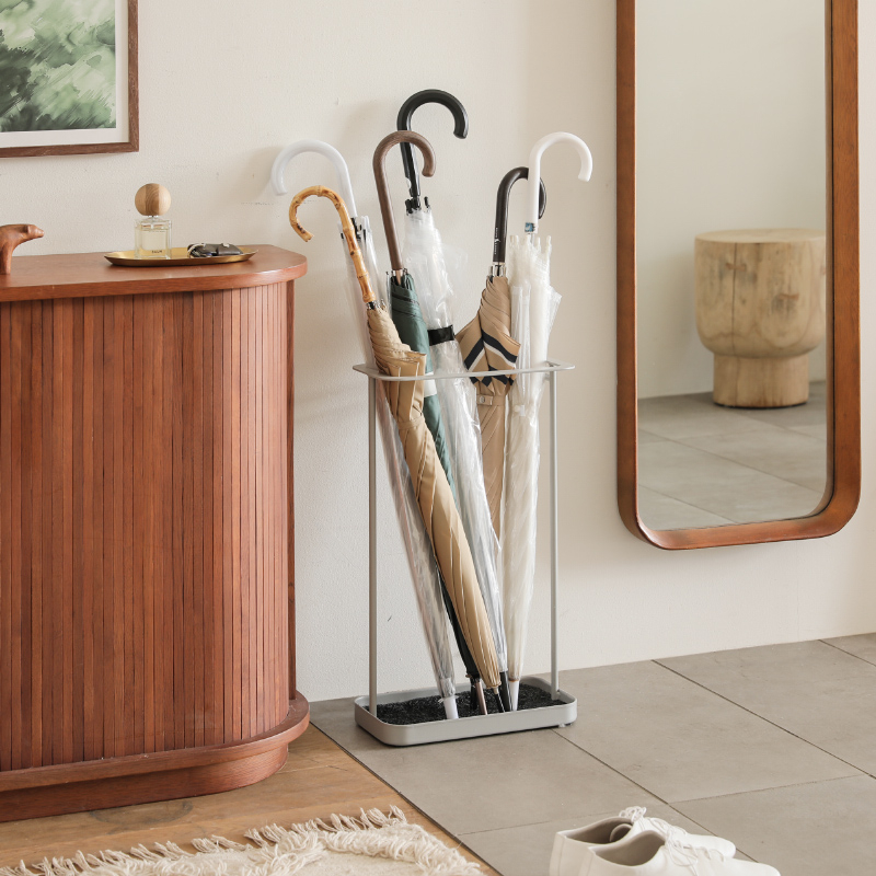 ★5-2_たくさんの傘Before_中原さんマガジン_傘立て TRIA_IMG_17214.jpg