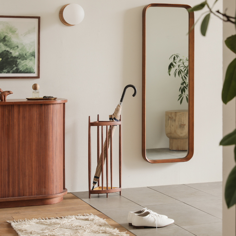 ★7-2_オブジェのような佇まい_中原さんマガジン_傘立て TRIA_IMG_17184.jpg