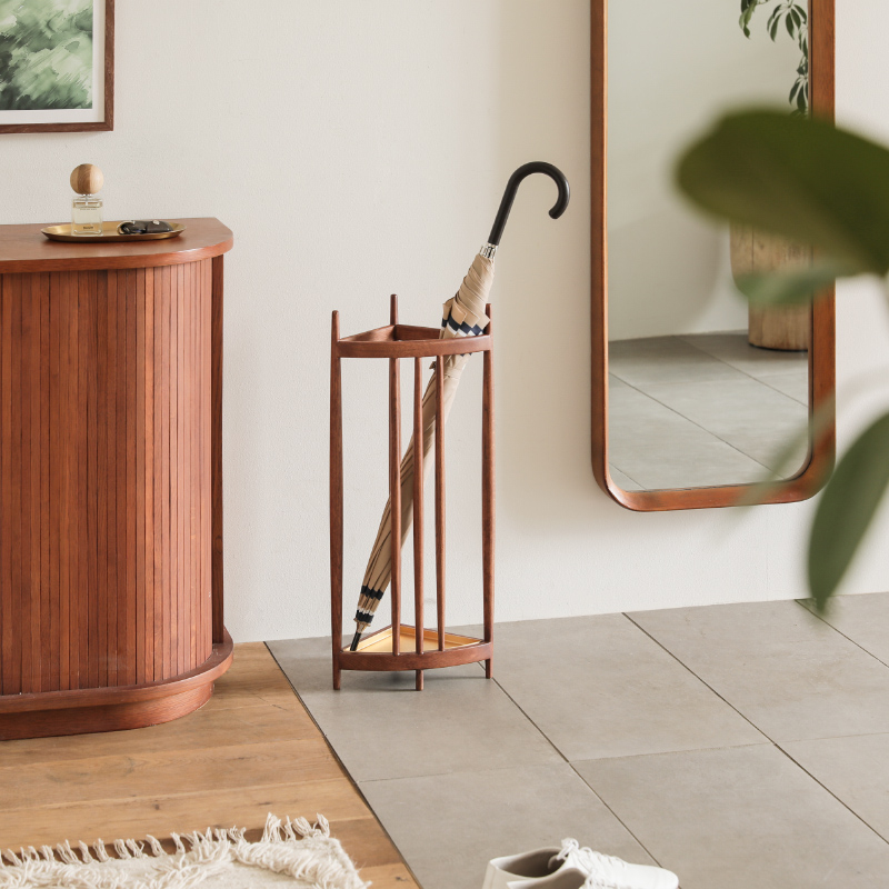 ★8-3_北欧ヴィンテージのようなレッド（RD）_中原さんマガジン_傘立て TRIA_IMG_17189.jpg